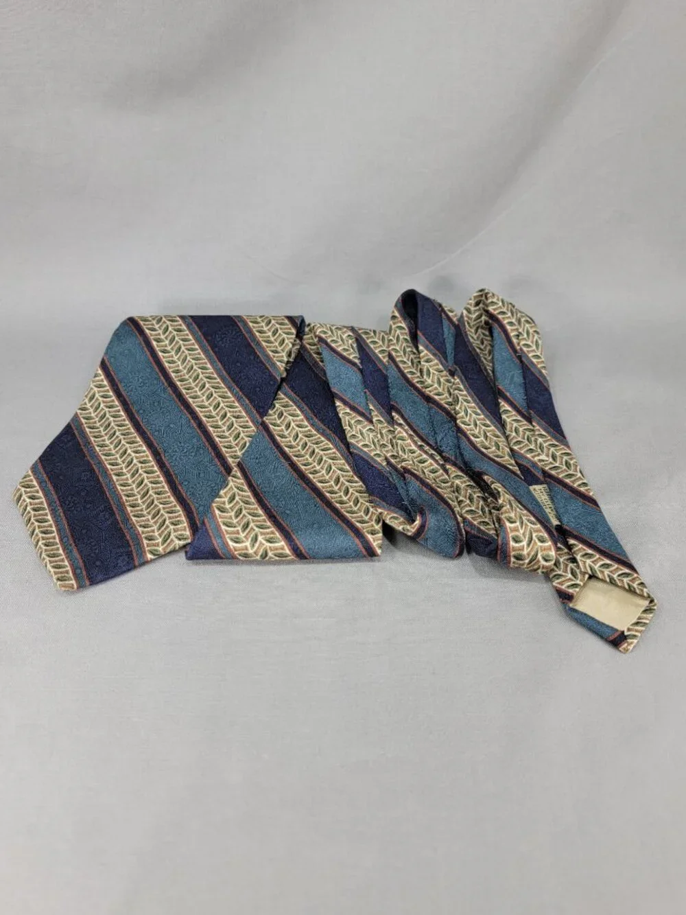 Calvin Klein Silk Necktie Tie Mens Blue Tan Stripe Leaf Geometric USA